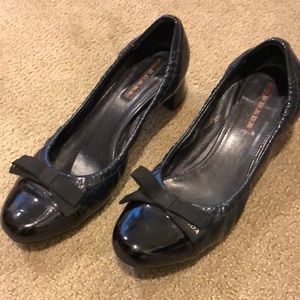 Prada pump - navy and black patent leather